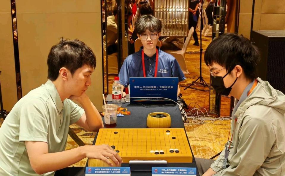 向鼓掌致敬, 个精英运动 向鼓掌致敬, 个精英运动