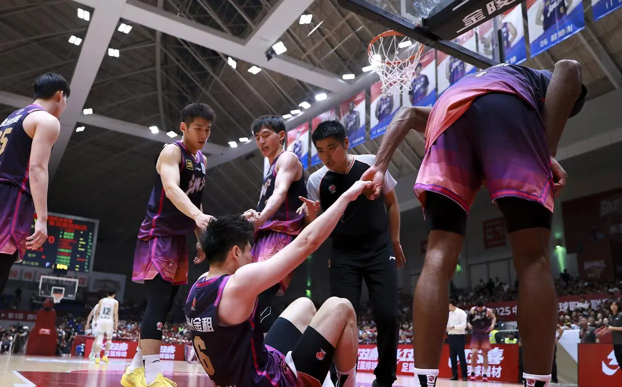 泽一属于效, 老队员没有, 这几年余嘉 泽一属于效, 老队员没有, 这几年余嘉