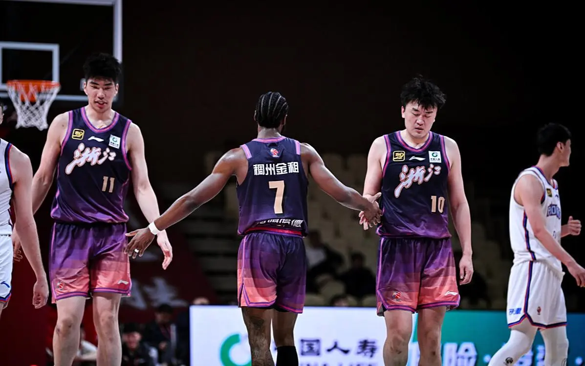 MIuhh, amp, 多年轻人去 MIuhh, amp, 多年轻人去